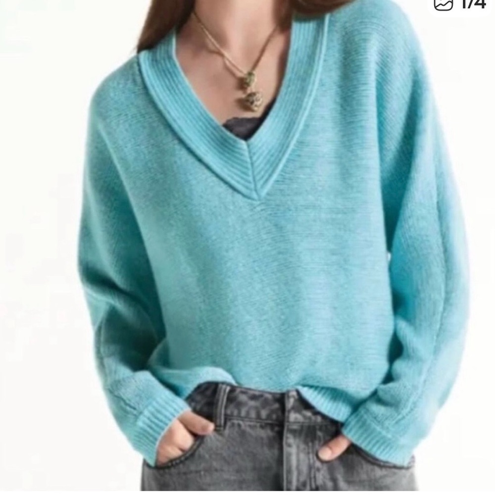 Cabi Frosty V-neck Sweater Size S